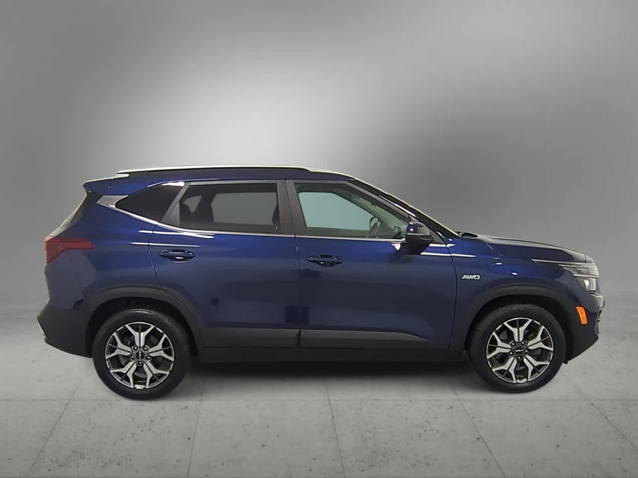 Thumbnail: 2022 Kia Seltos - 9