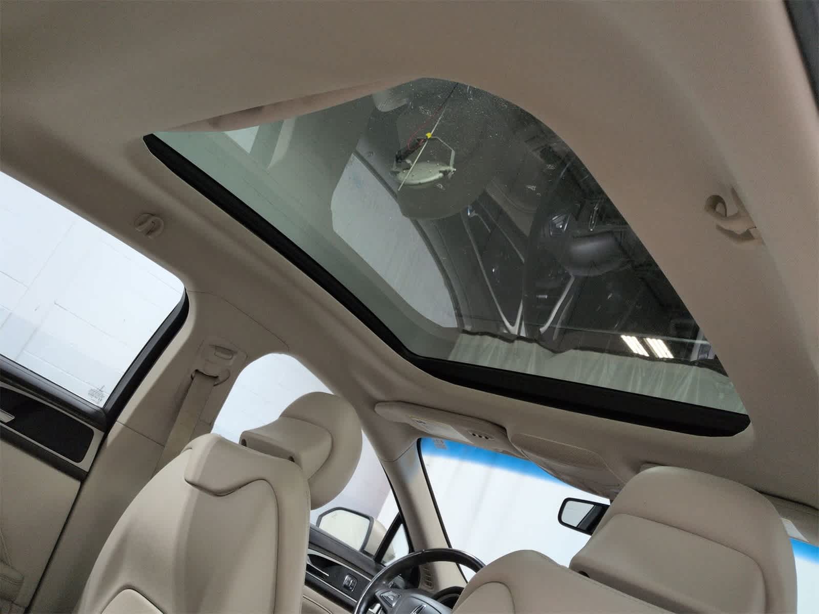 Thumbnail: 2017 Lincoln MKZ - 23