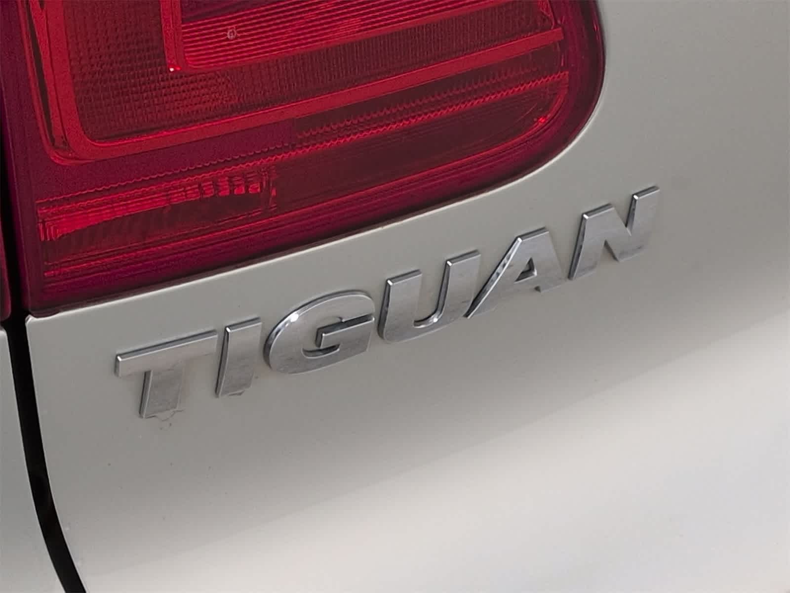 Thumbnail: 2013 Volkswagen Tiguan - 13