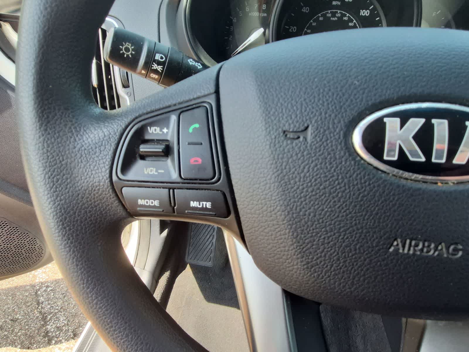 Thumbnail: 2016 Kia Rio - 22