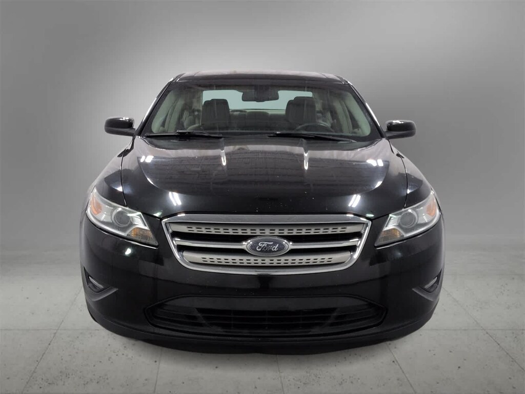 Used 2010 Ford Taurus SEL Sedan