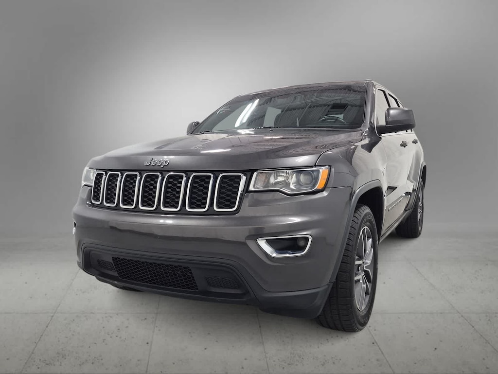 Used 2019 Jeep Grand Cherokee Laredo SUV