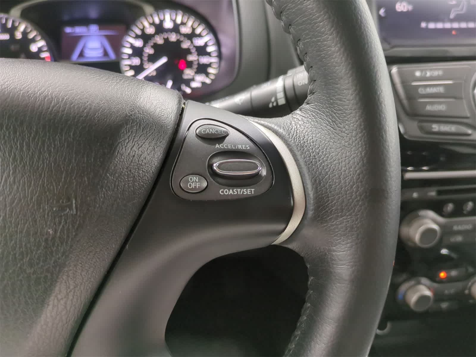 Thumbnail: 2017 Nissan Pathfinder - 25