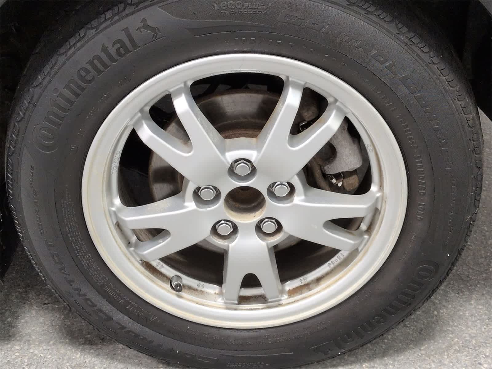 Thumbnail: 2011 Toyota Prius - 14