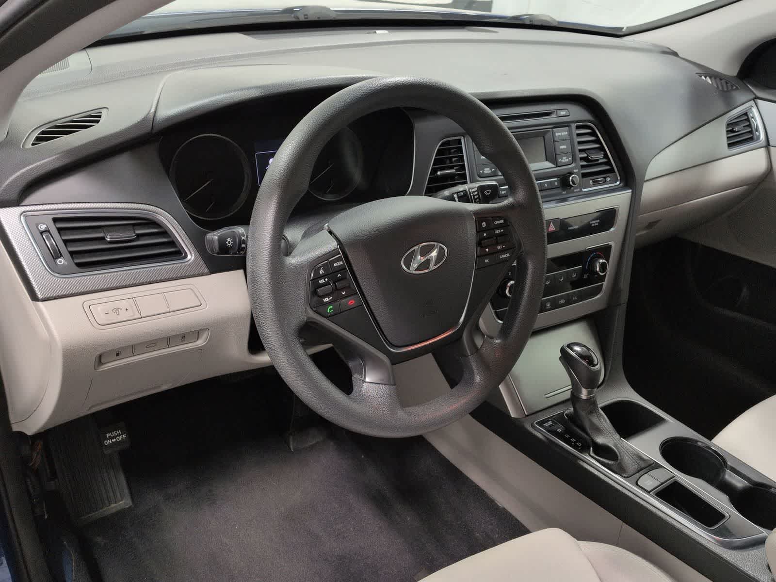 Thumbnail: 2017 Hyundai Sonata - 10