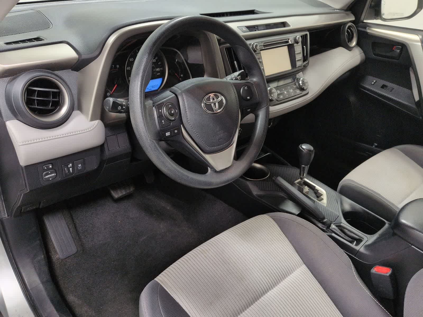 Thumbnail: 2013 Toyota RAV4 - 10