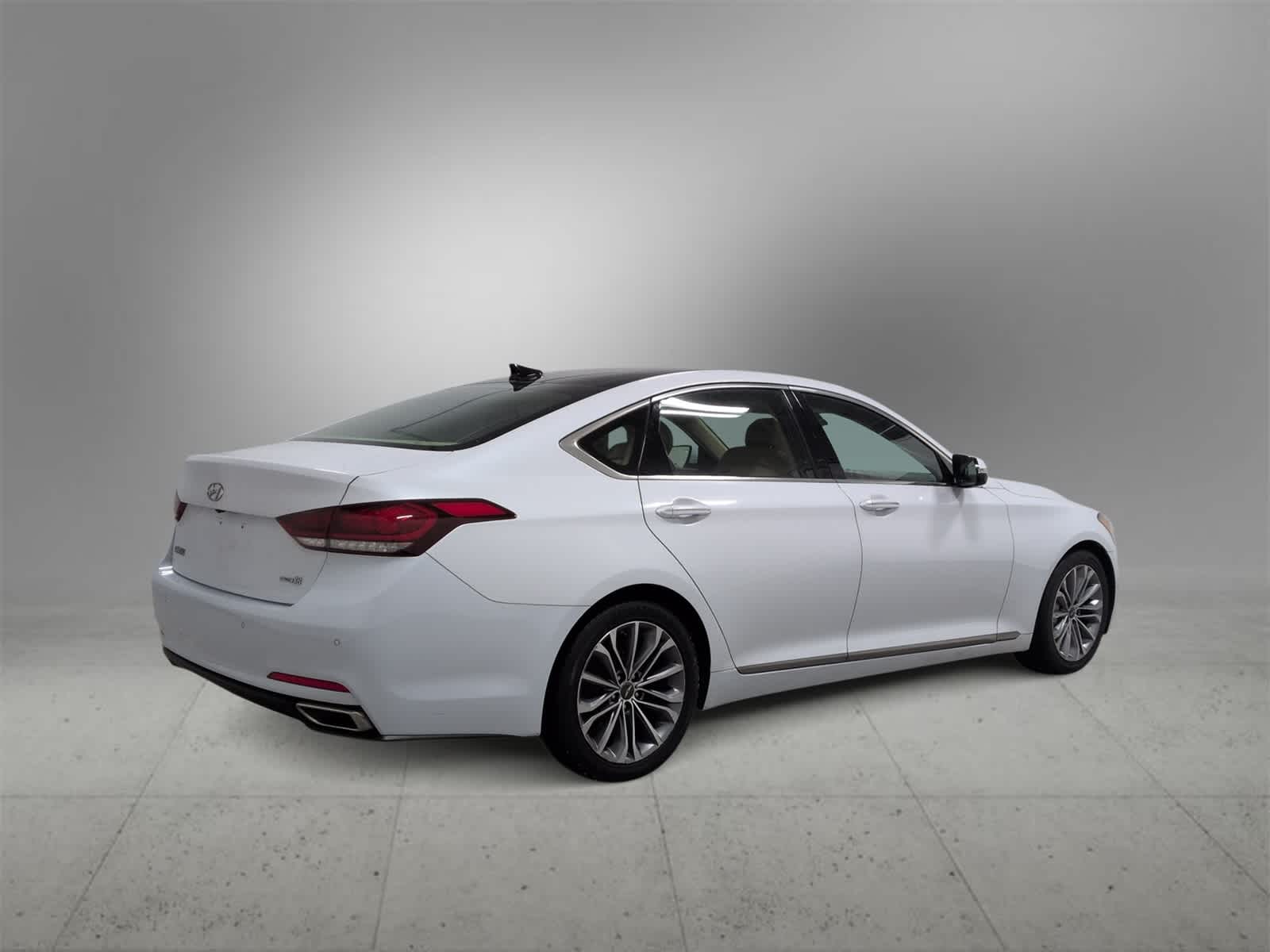 Thumbnail: 2015 Hyundai Genesis - 8