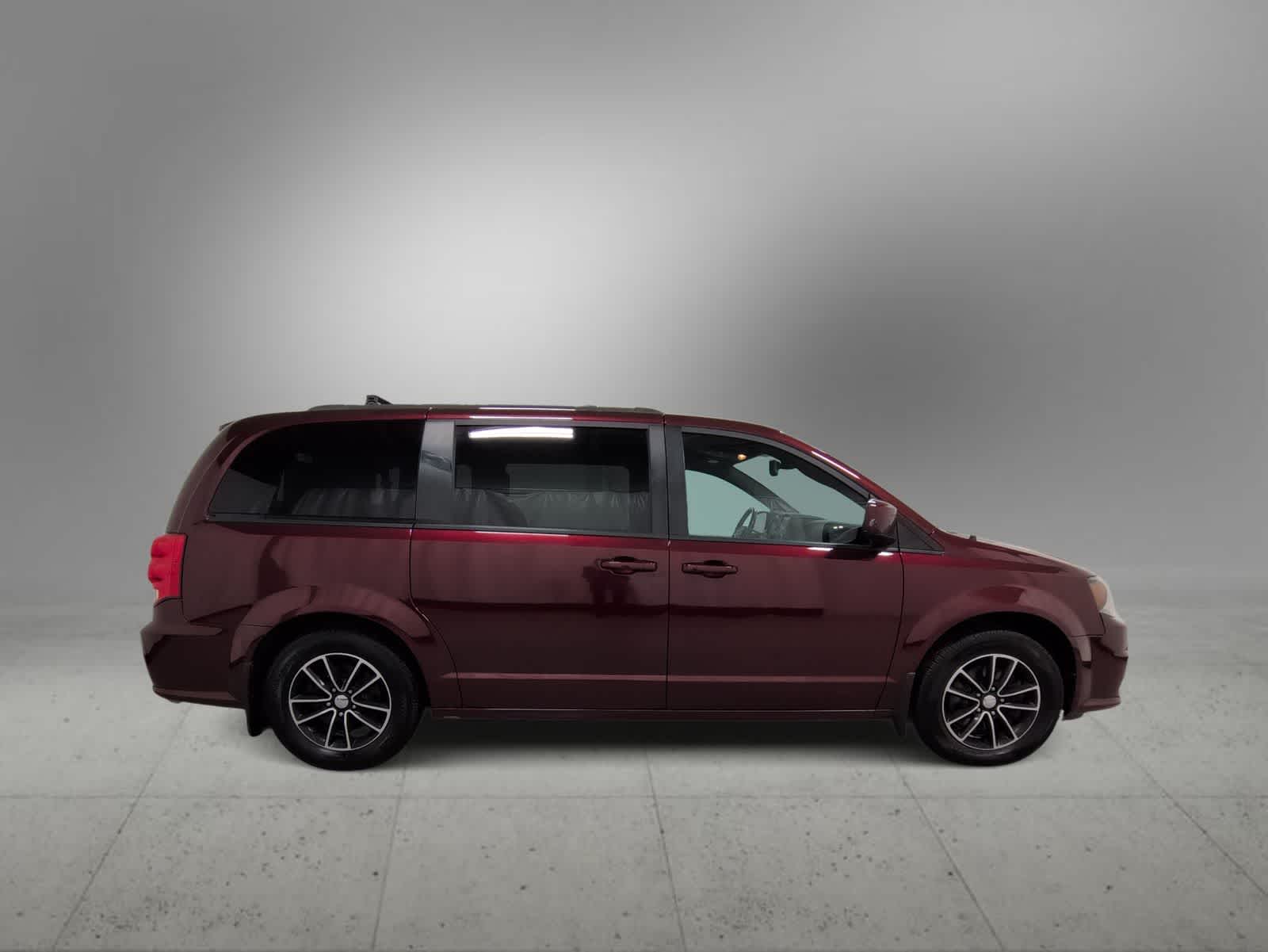 Thumbnail: 2019 Dodge Grand Caravan - 15