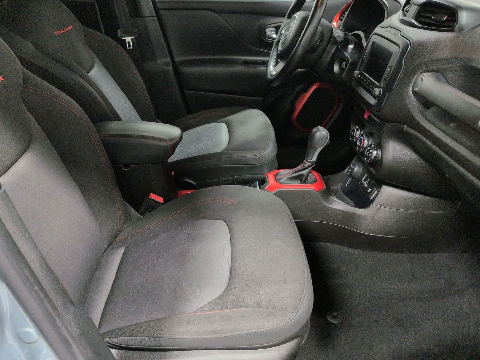 Thumbnail: 2017 Jeep Renegade - 21