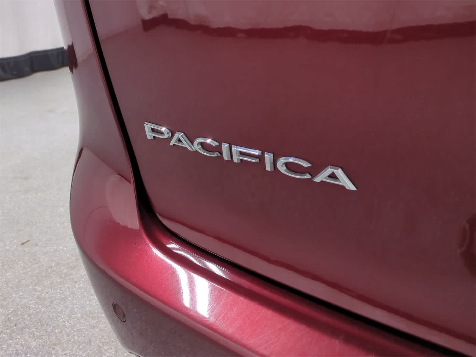 Thumbnail: 2018 Chrysler Pacifica - 20