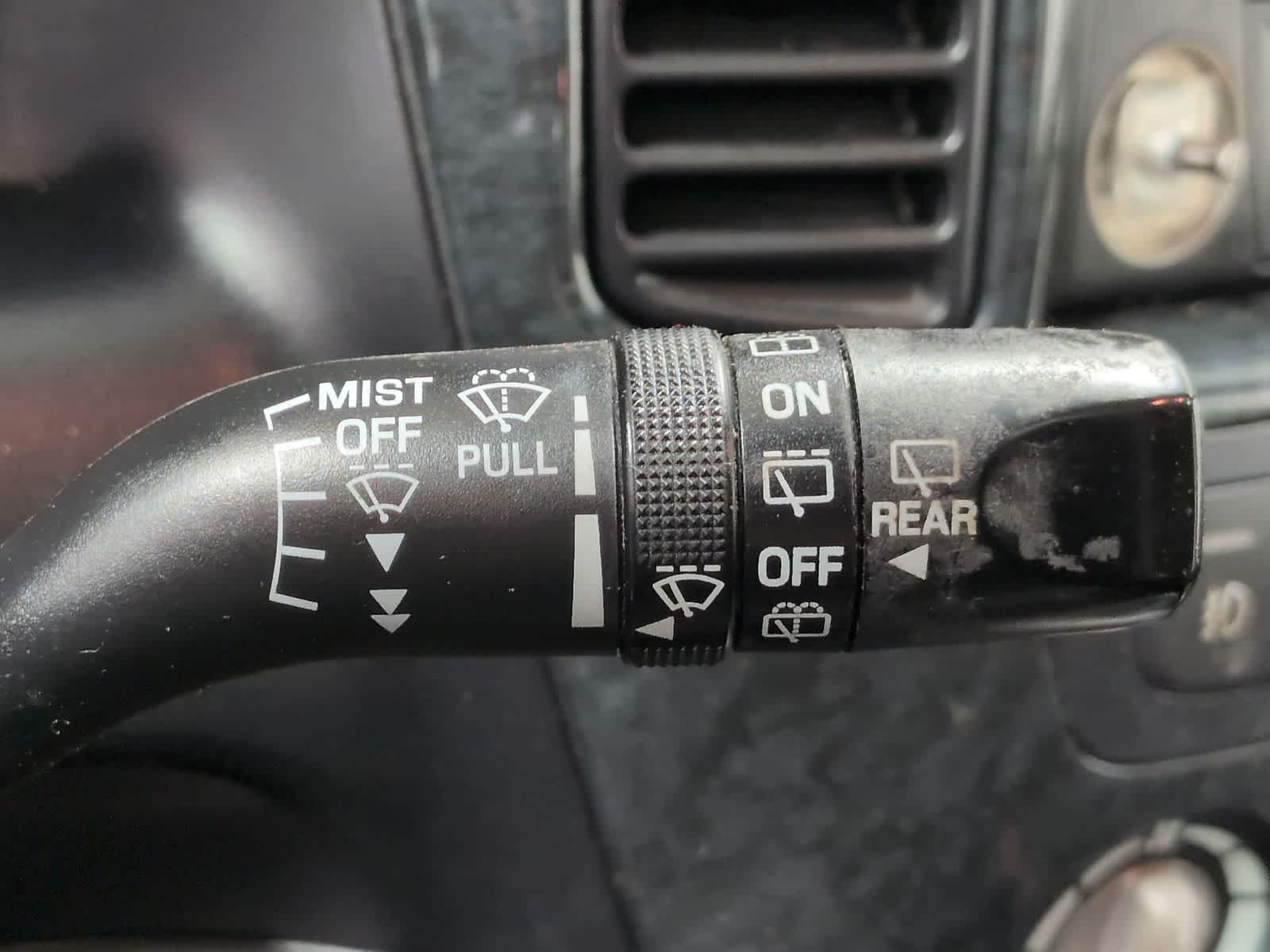 Thumbnail: 2005 Mazda Tribute - 28