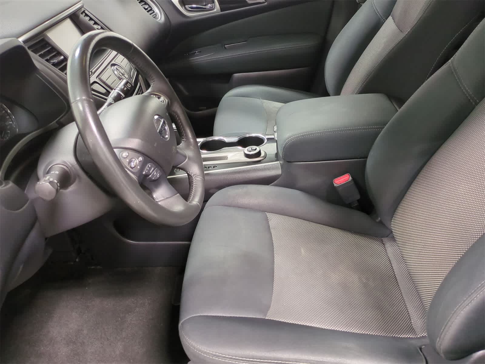 Thumbnail: 2017 Nissan Pathfinder - 17