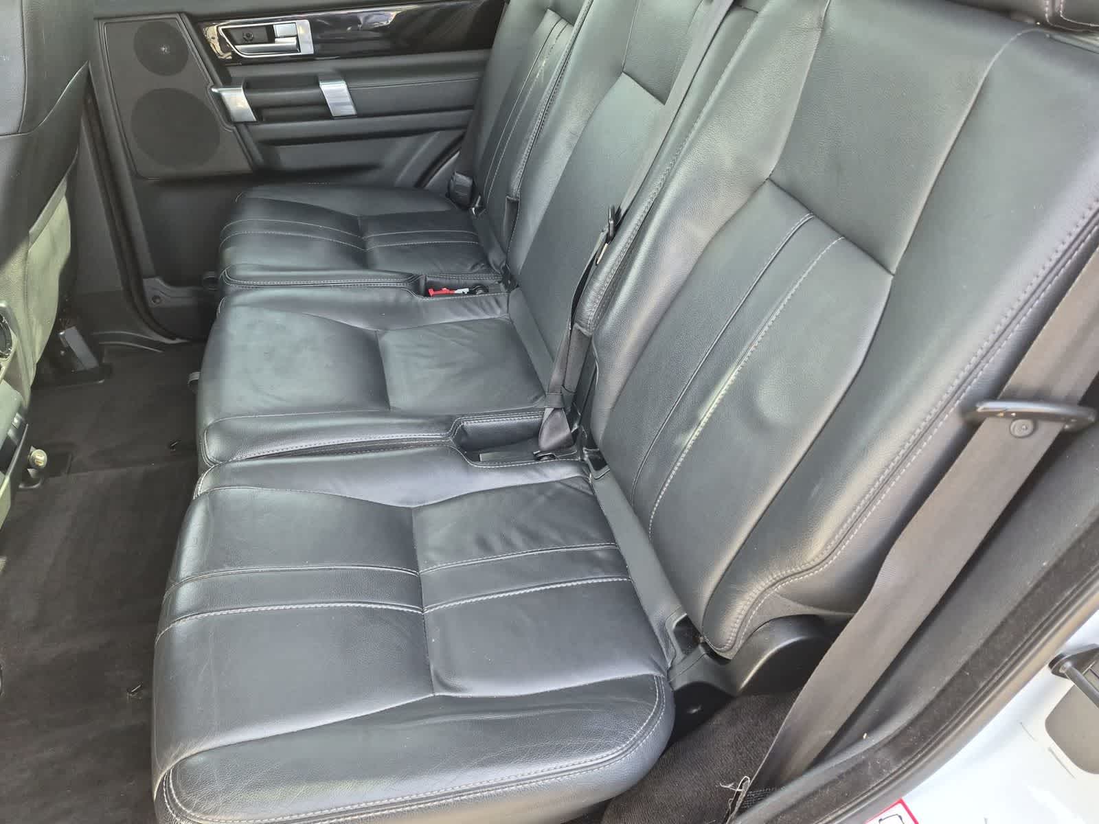 Thumbnail: 2016 Land Rover LR4 - 26