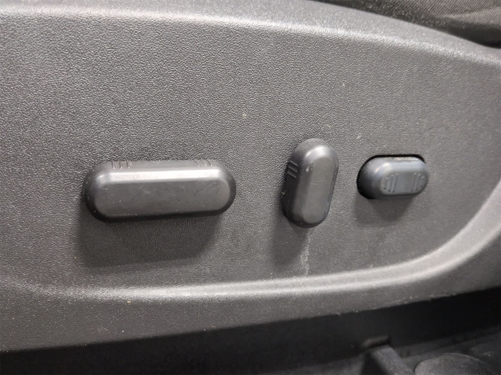 Thumbnail: 2017 Ford Escape - 17