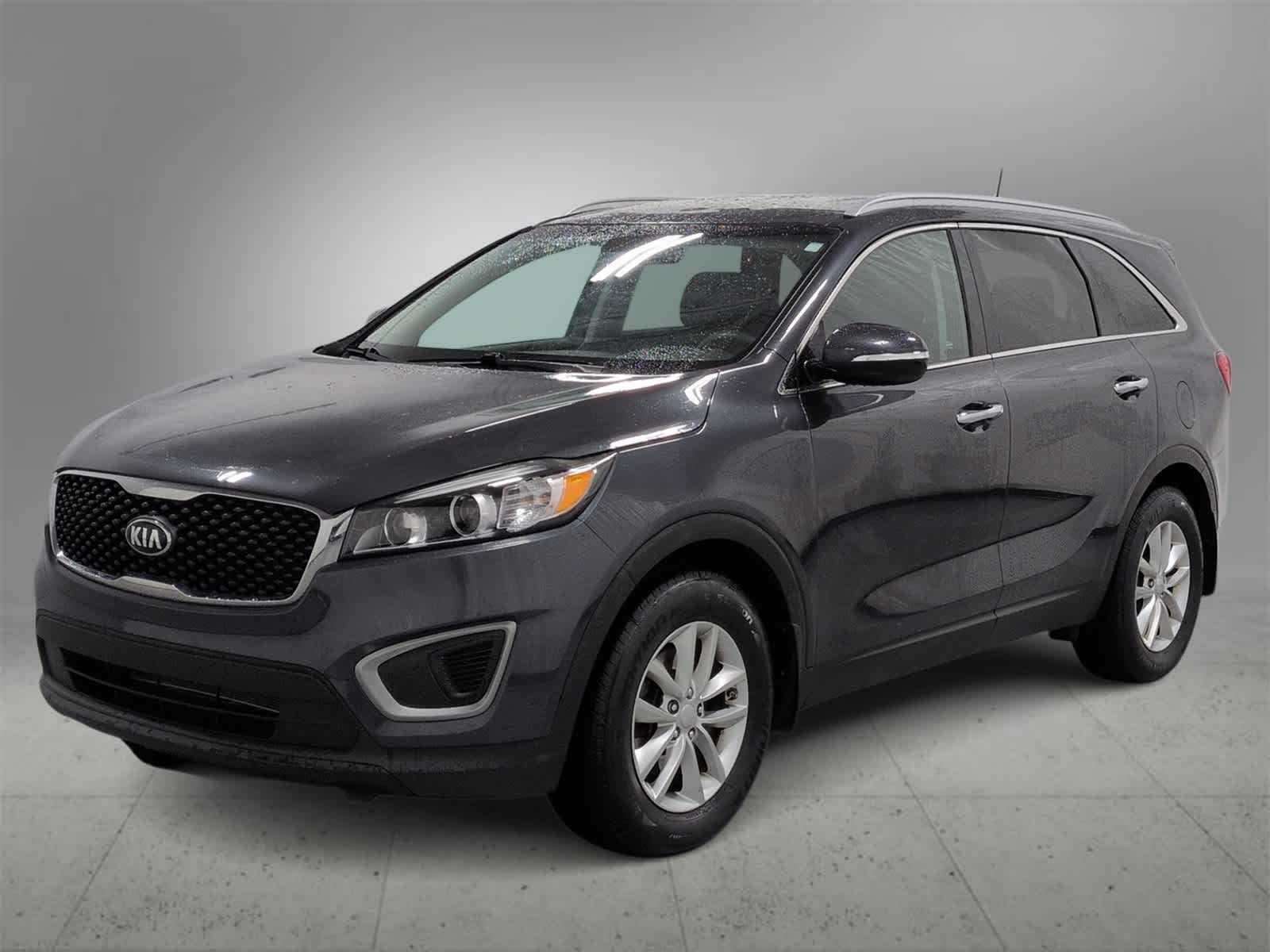 Thumbnail: 2016 Kia Sorento - 4