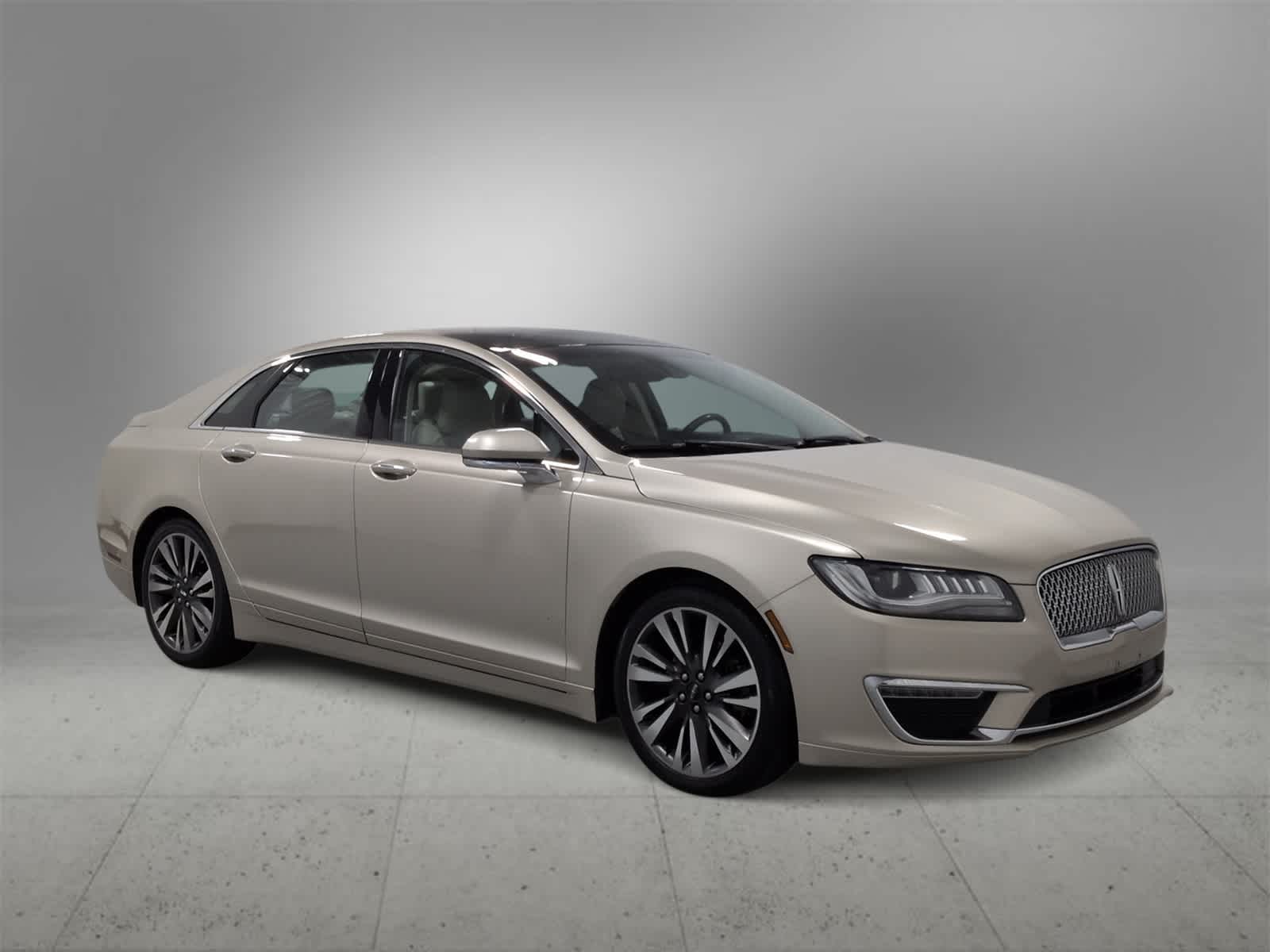 Thumbnail: 2017 Lincoln MKZ - 2