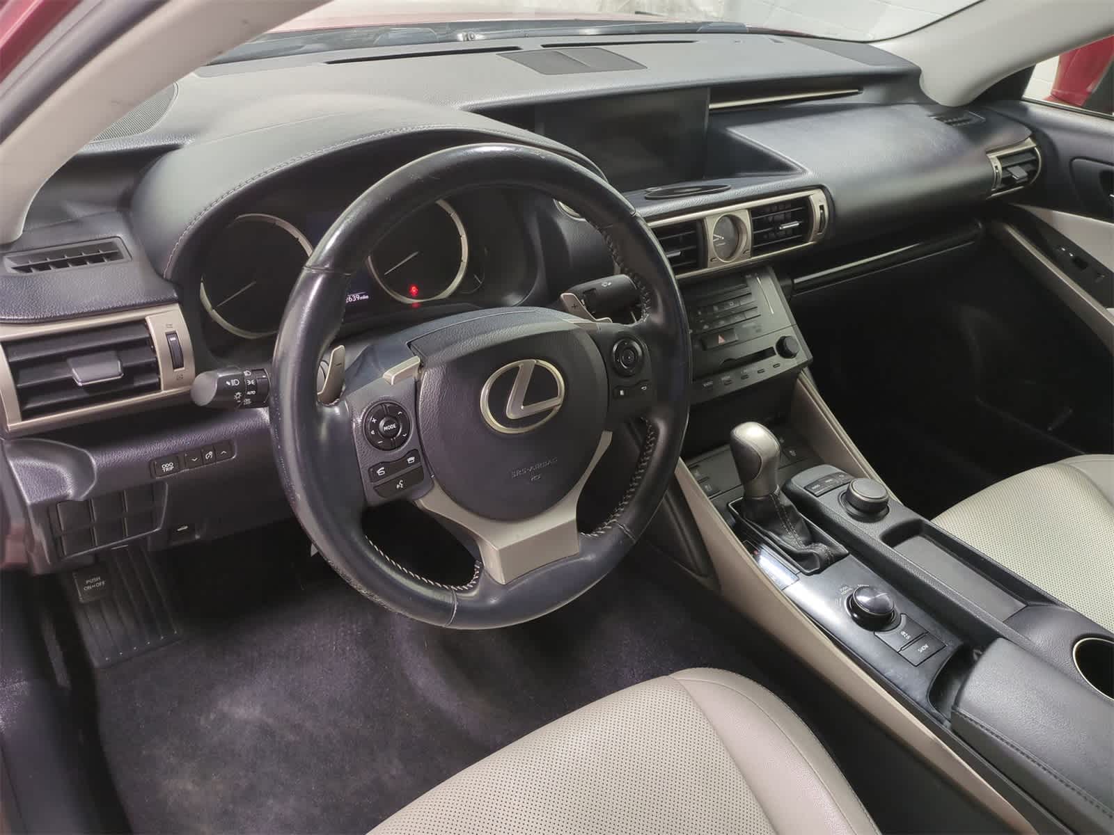 Thumbnail: 2014 Lexus IS - 10