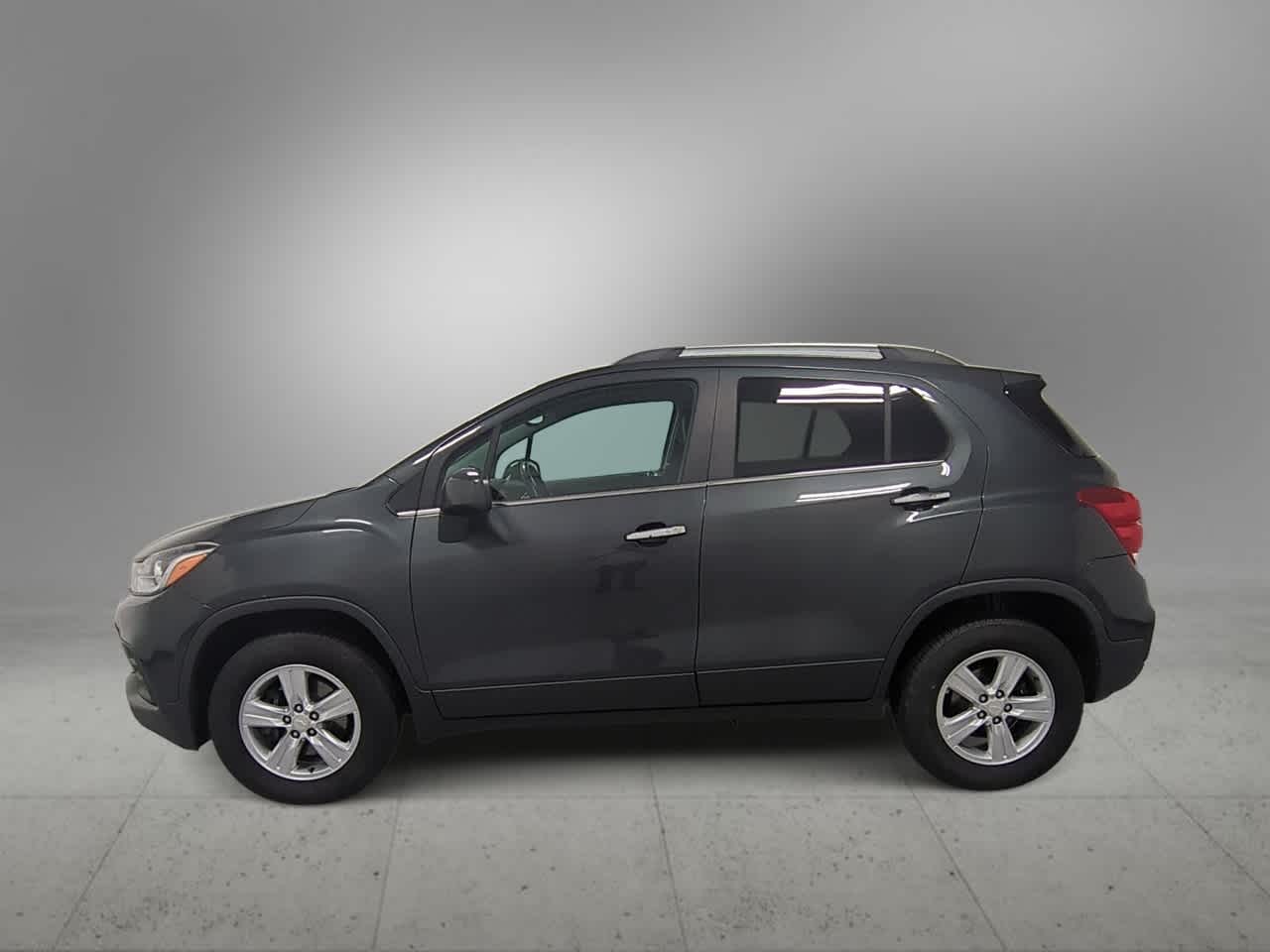 Thumbnail: 2017 Chevrolet Trax - 5