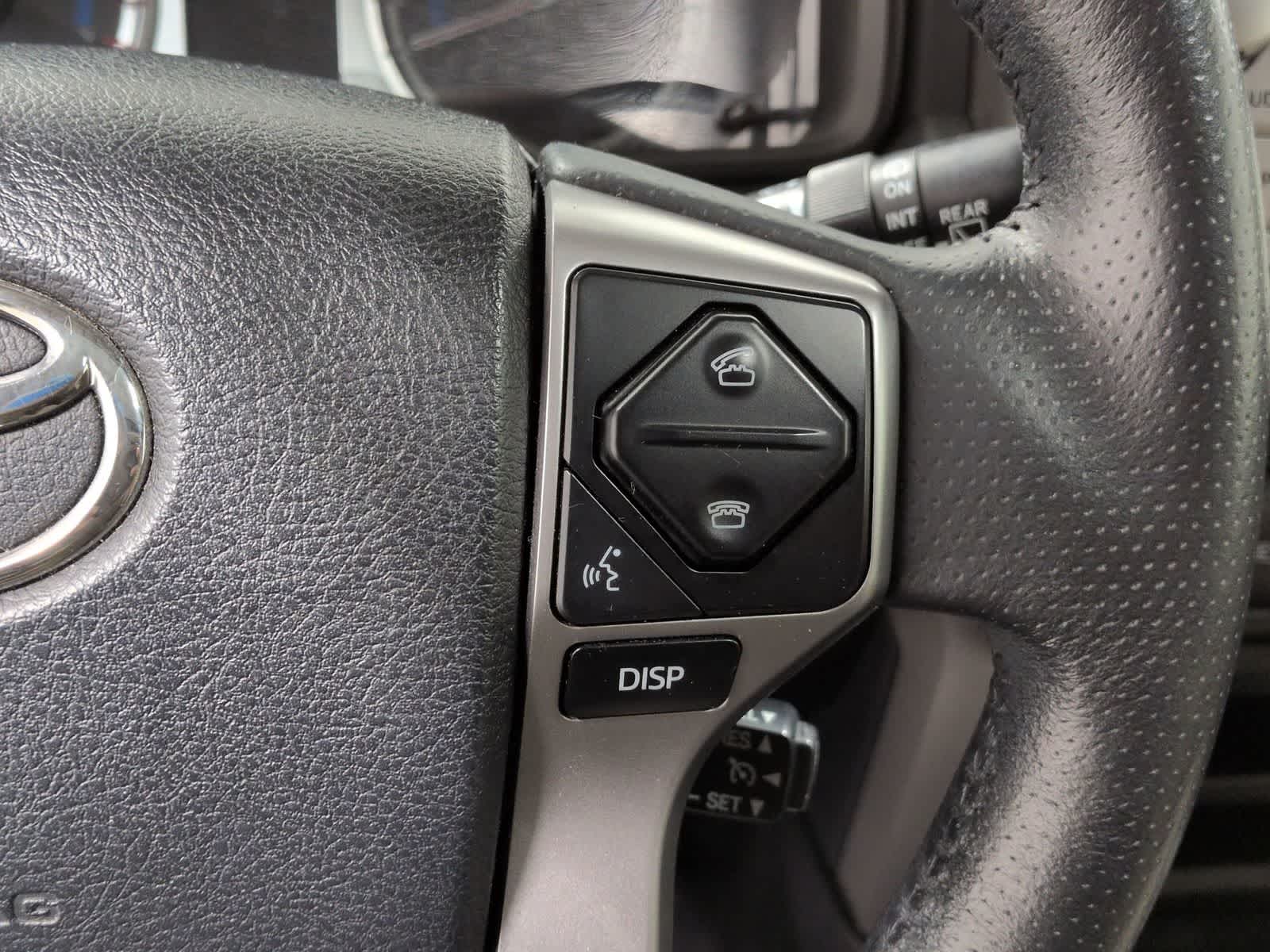 Thumbnail: 2015 Toyota 4Runner - 25