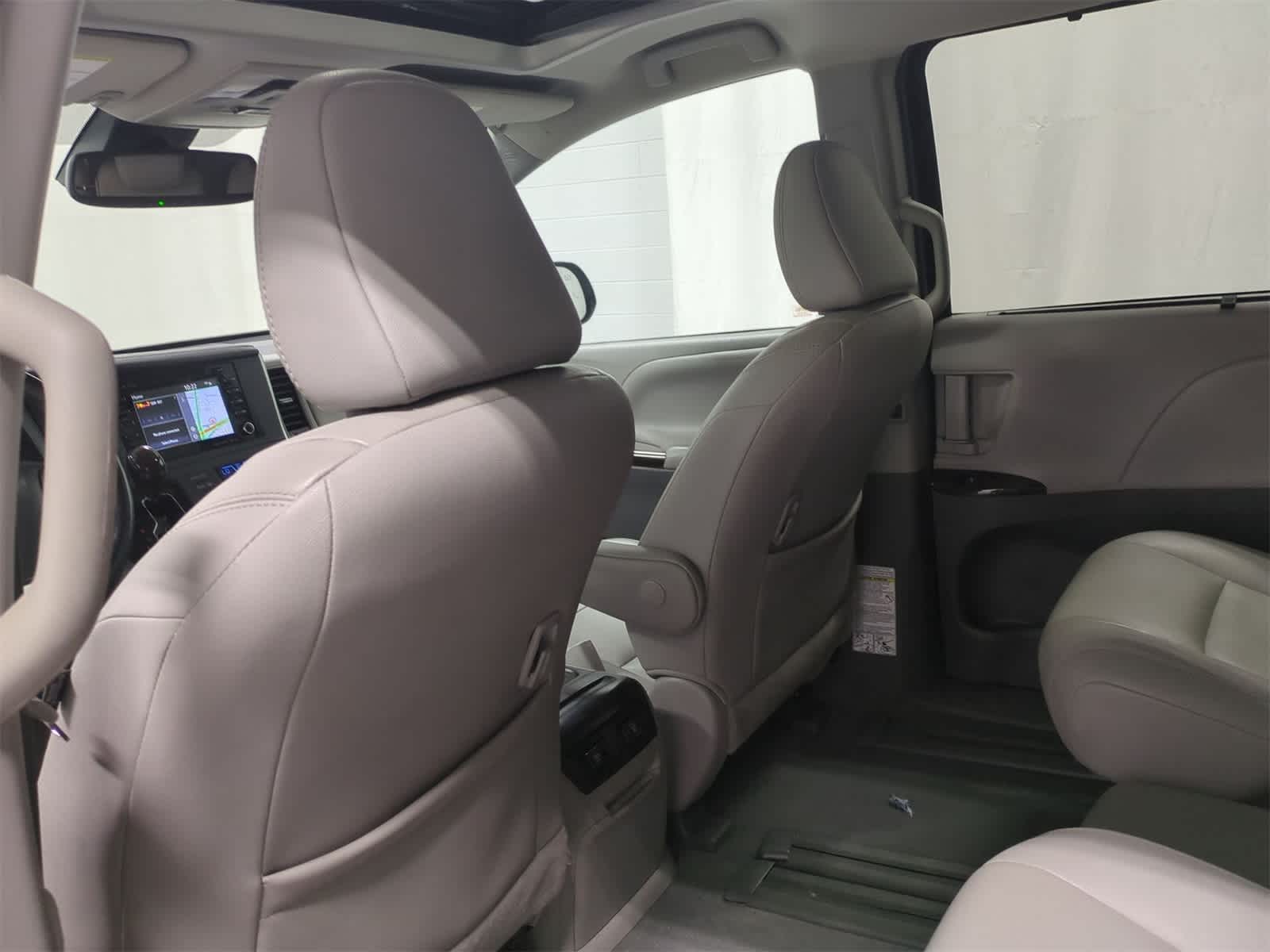 Thumbnail: 2020 Toyota Sienna - 19