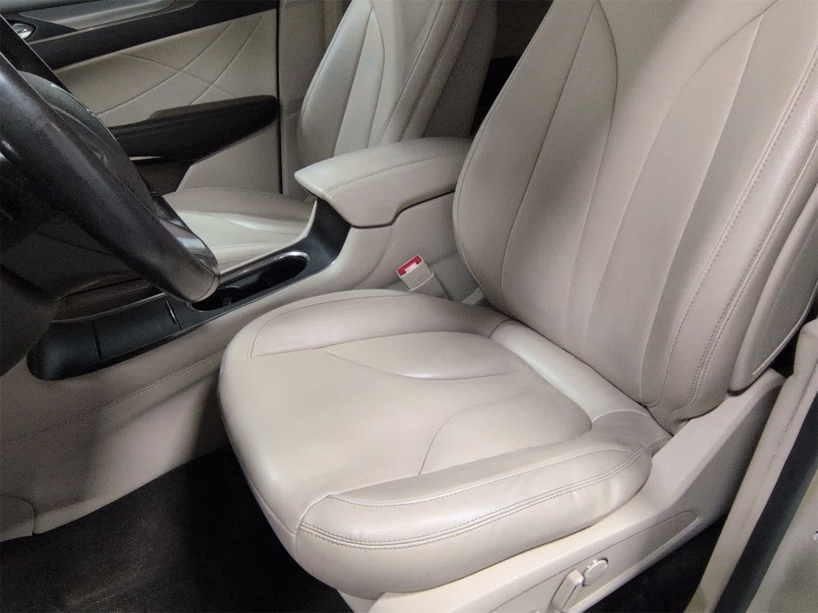 Thumbnail: 2017 Lincoln MKC - 17