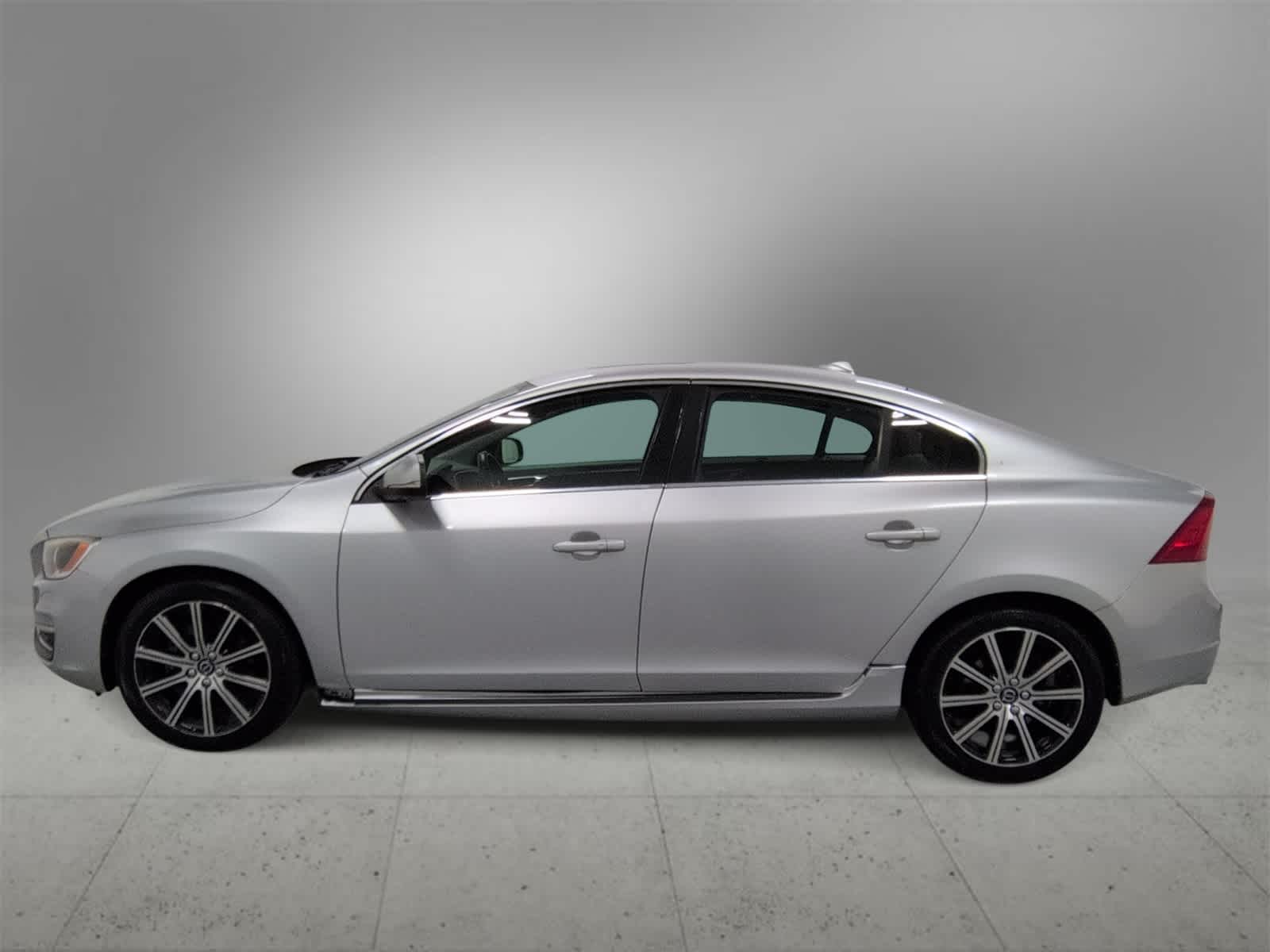 Thumbnail: 2017 Volvo S60 - 5