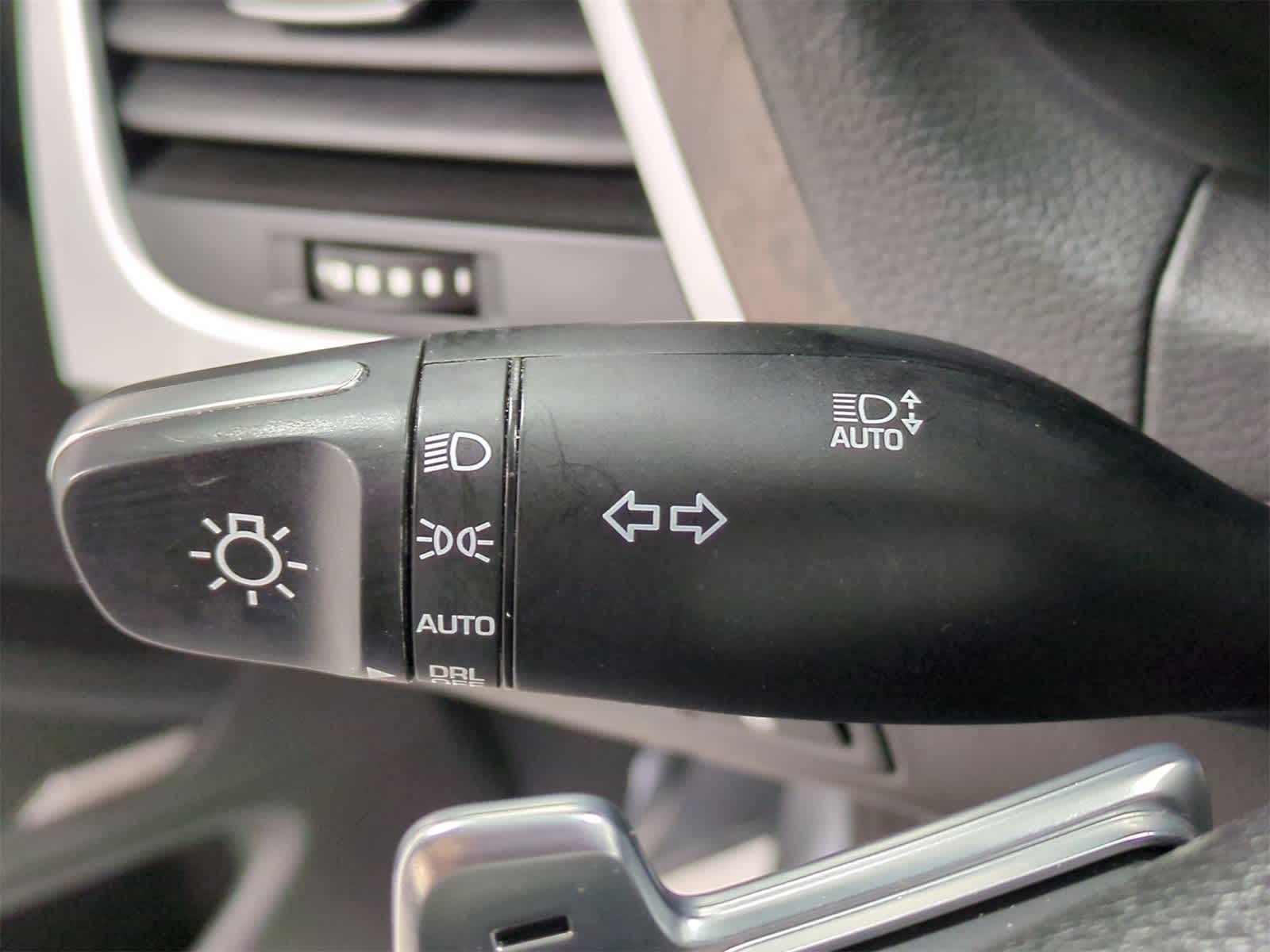 Thumbnail: 2015 Hyundai Genesis - 27