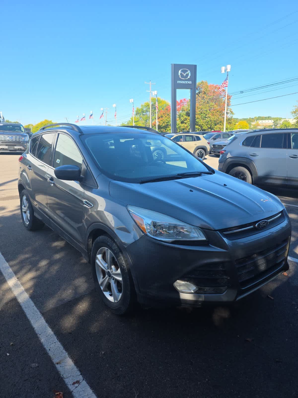 Used 2014 Ford Escape SE with VIN 1FMCU0GX5EUD50367 for sale in Farmington Hills, MI