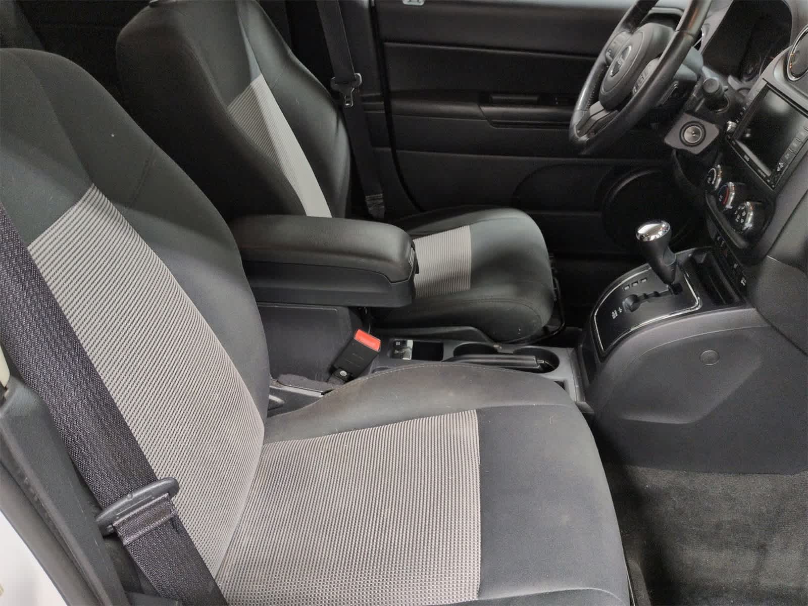 Thumbnail: 2014 Jeep Patriot - 21