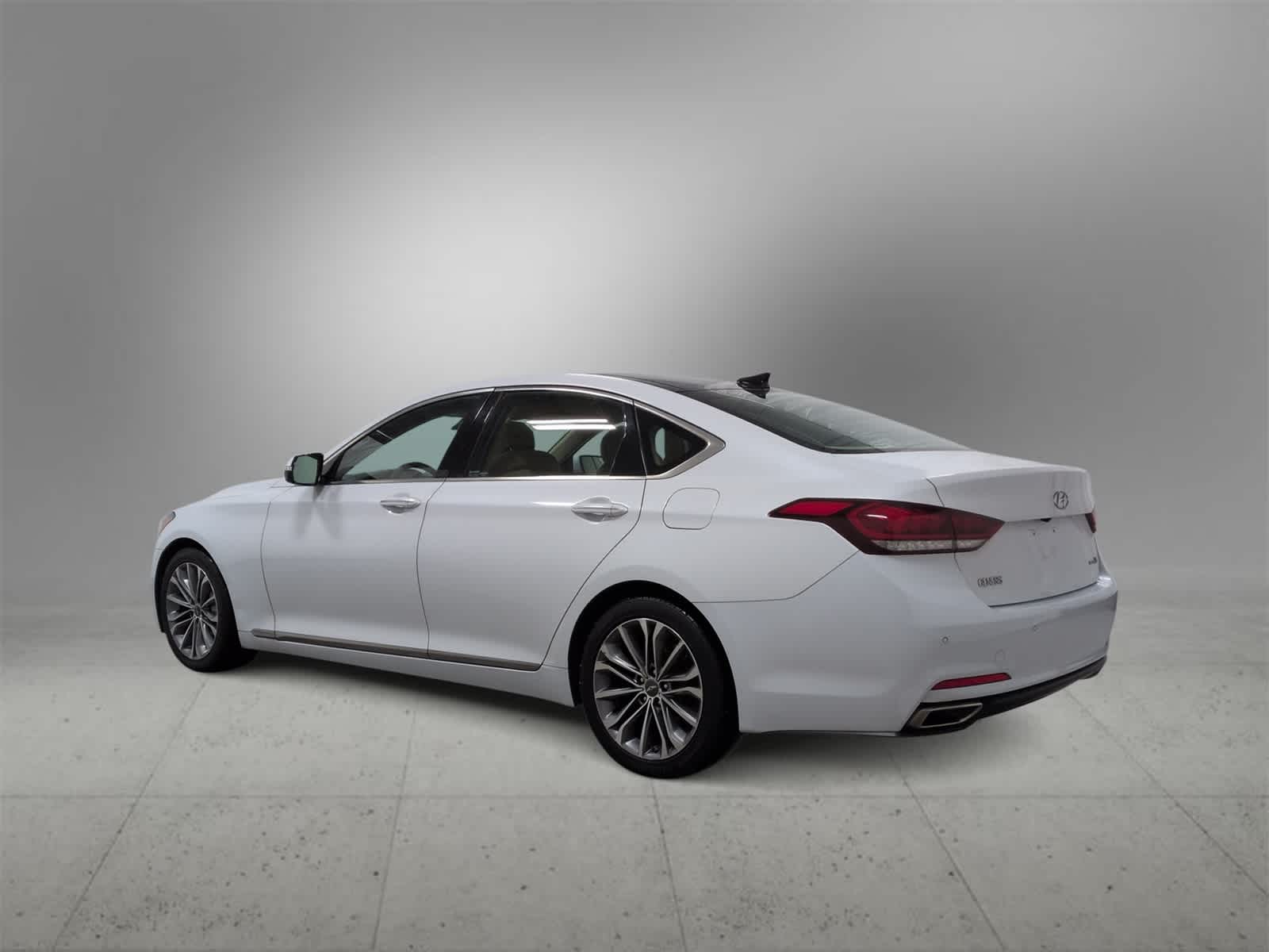 Thumbnail: 2015 Hyundai Genesis - 6