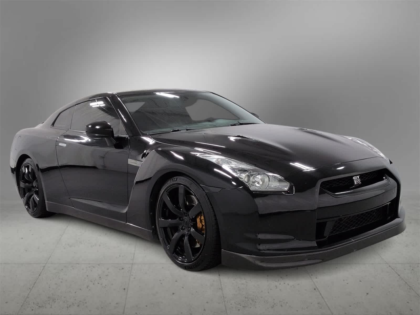 Thumbnail: 2010 Nissan GT-R - 2