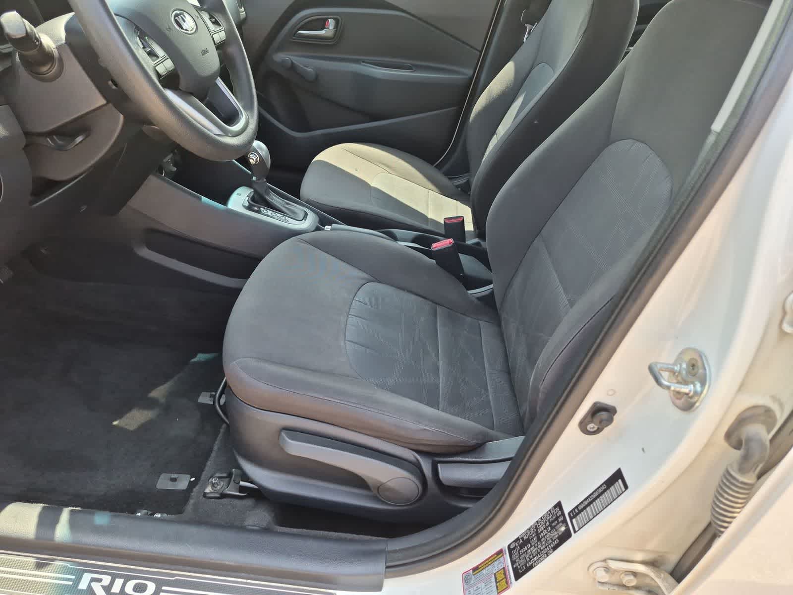 Thumbnail: 2016 Kia Rio - 15
