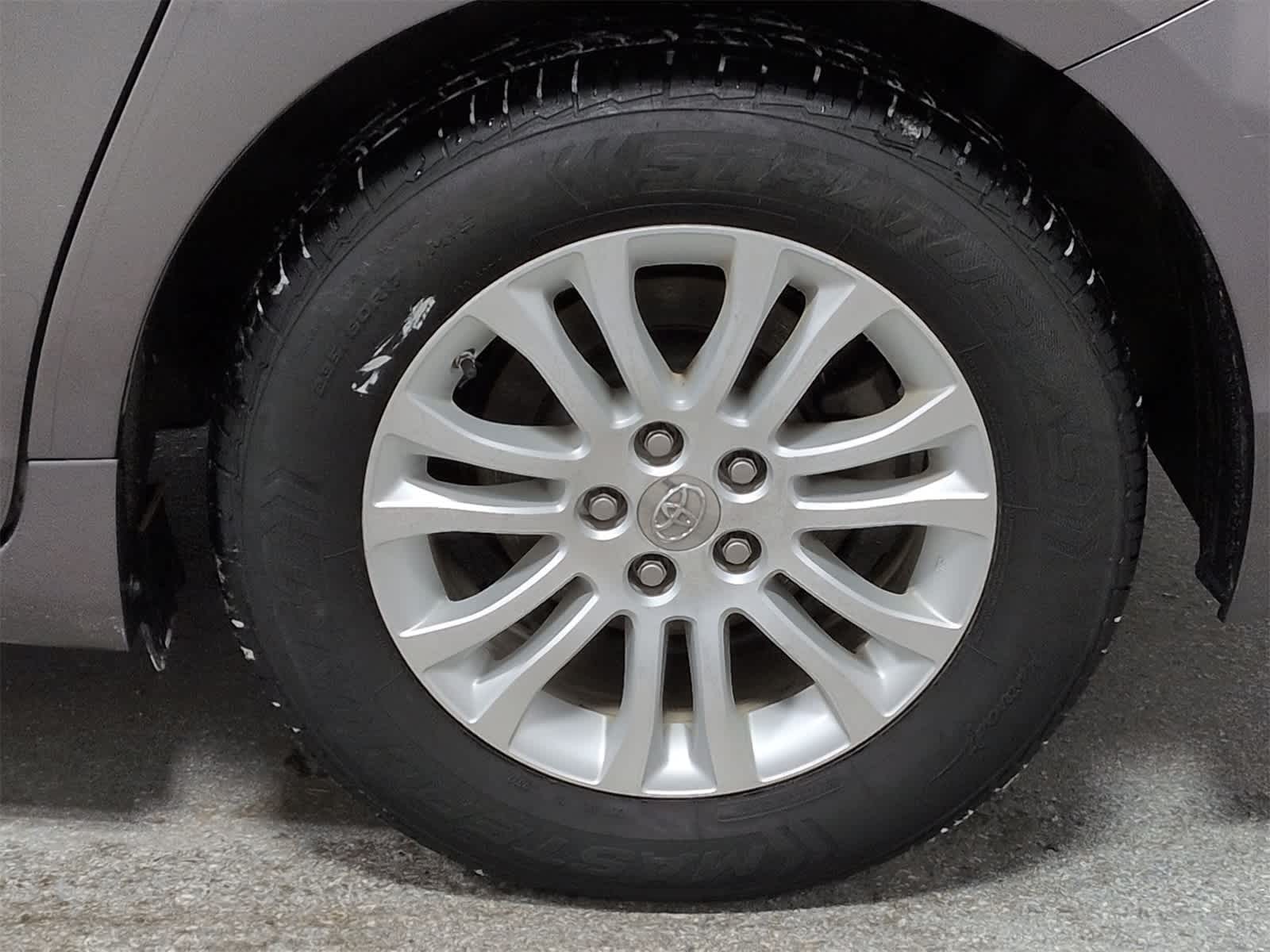 Thumbnail: 2014 Toyota Sienna - 14