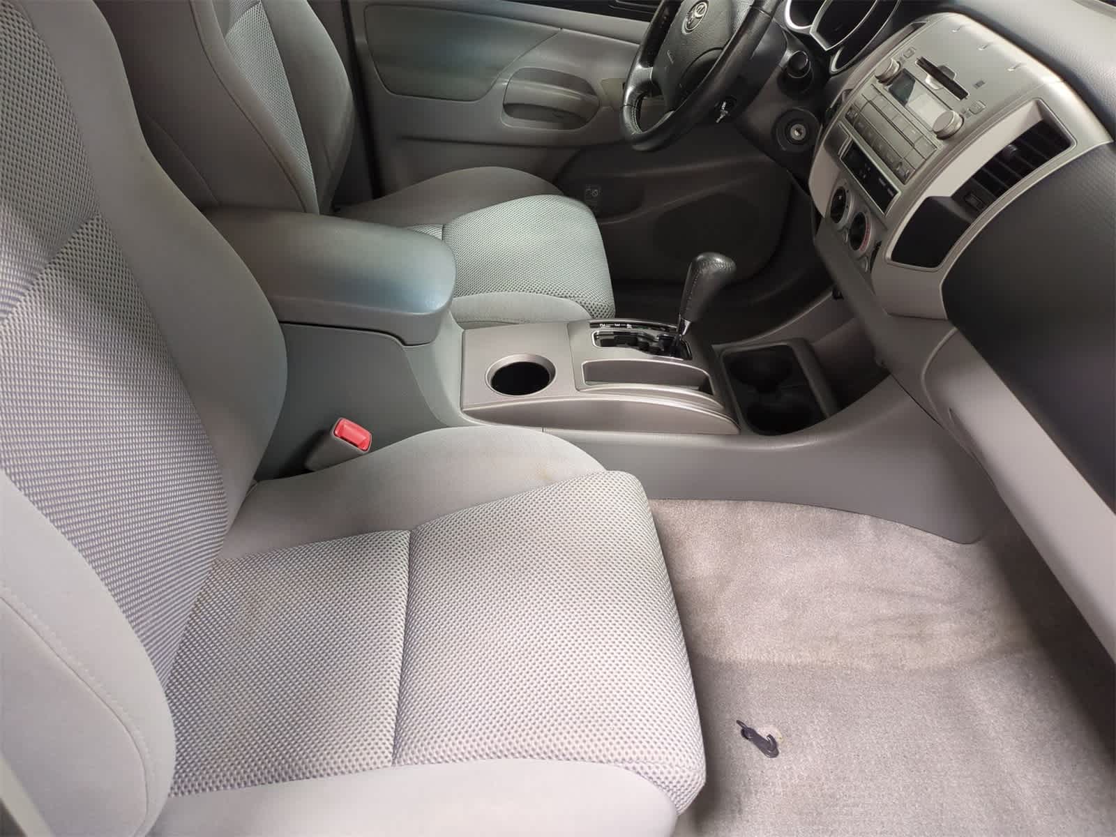 Thumbnail: 2011 Toyota Tacoma - 21