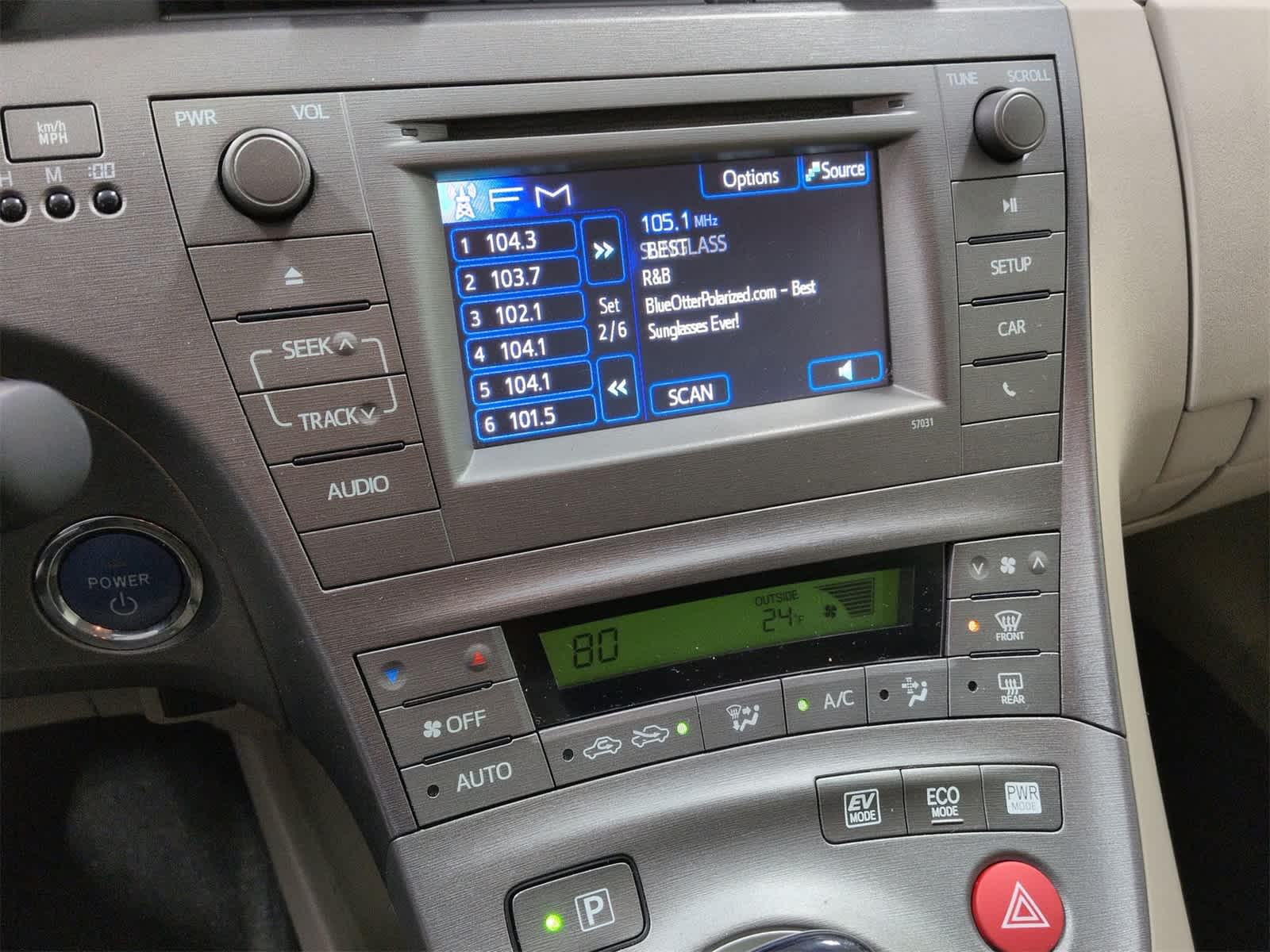 Thumbnail: 2013 Toyota Prius - 28