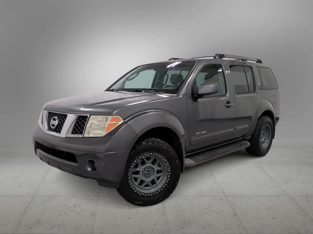 2005 Nissan Pathfinder SE -
                  Farmington Hills, MI