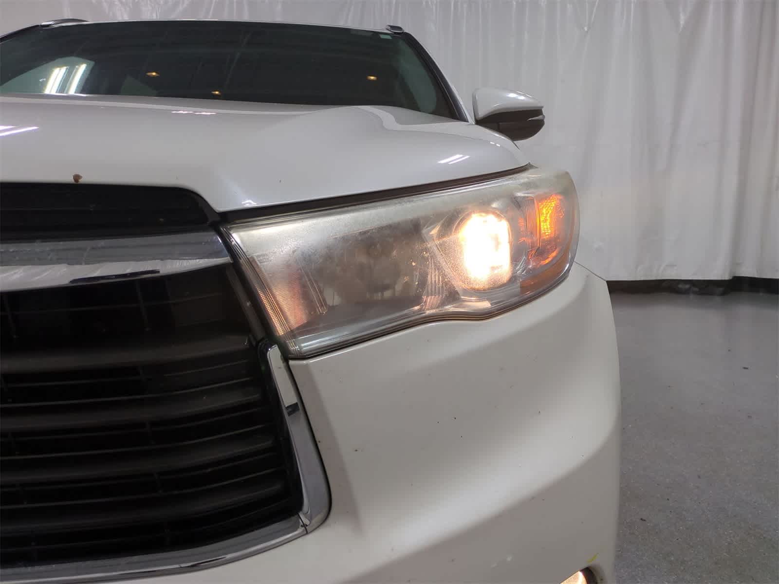 Thumbnail: 2016 Toyota Highlander - 11