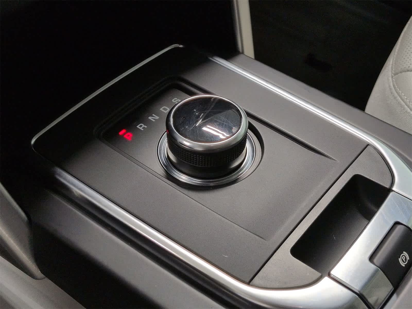 Thumbnail: 2018 Land Rover Discovery Sport - 34