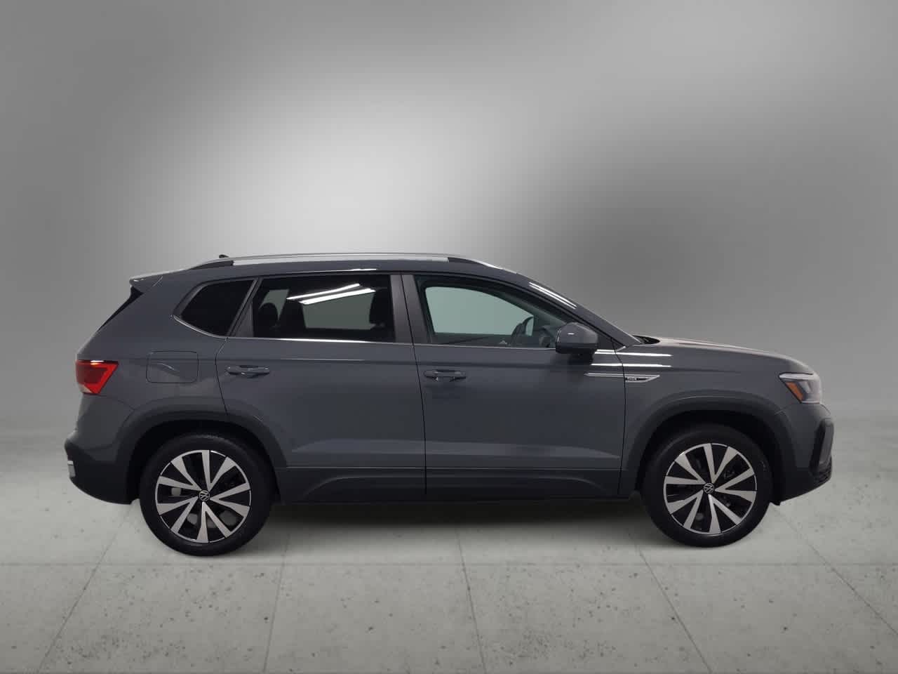 Thumbnail: 2022 Volkswagen Taos - 9