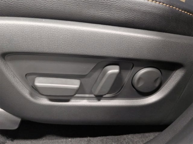 Thumbnail: 2026 Mazda CX-70 - 18