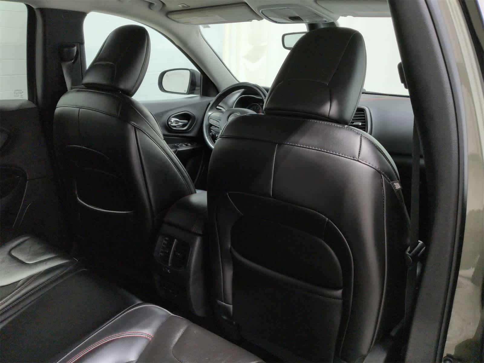 Thumbnail: 2019 Jeep Cherokee - 19