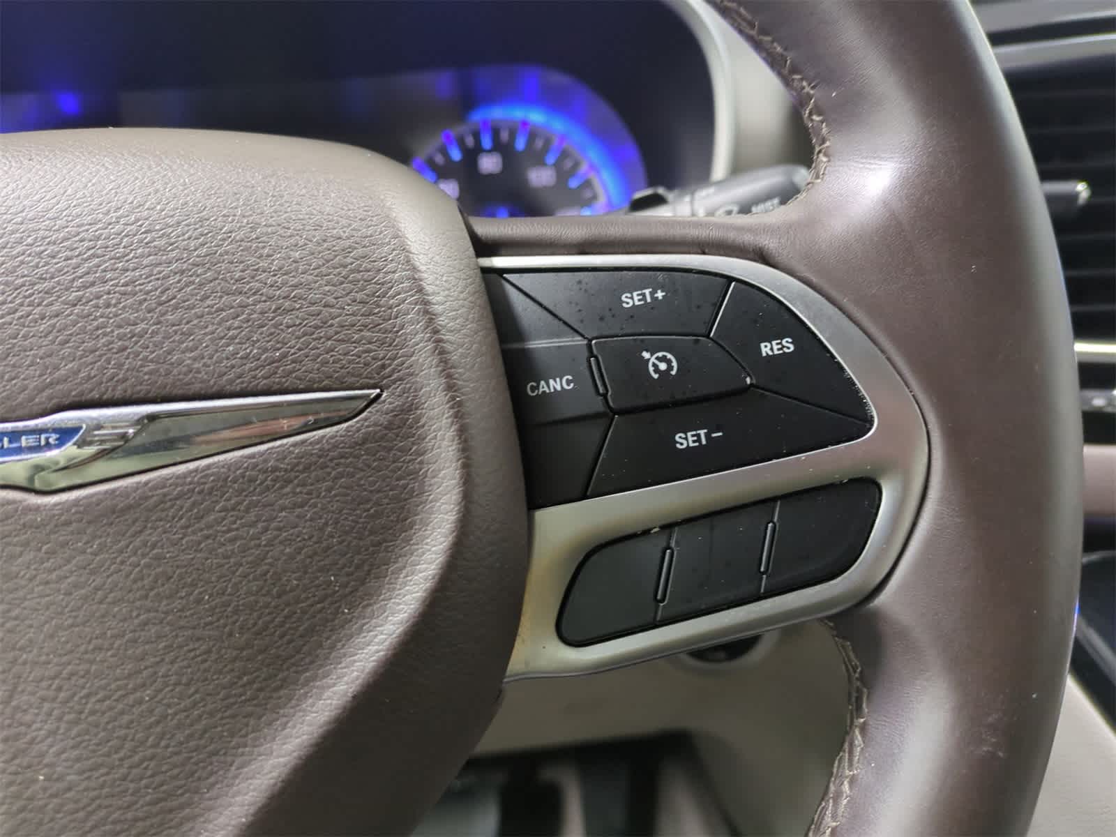 Thumbnail: 2018 Chrysler Pacifica - 28