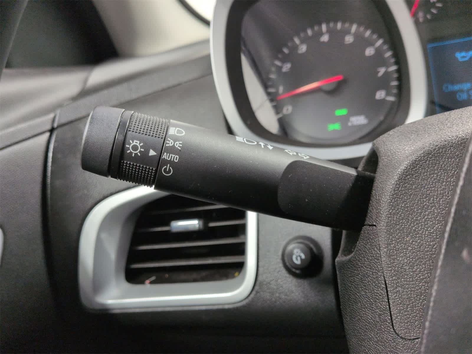 Thumbnail: 2010 Chevrolet Equinox - 27