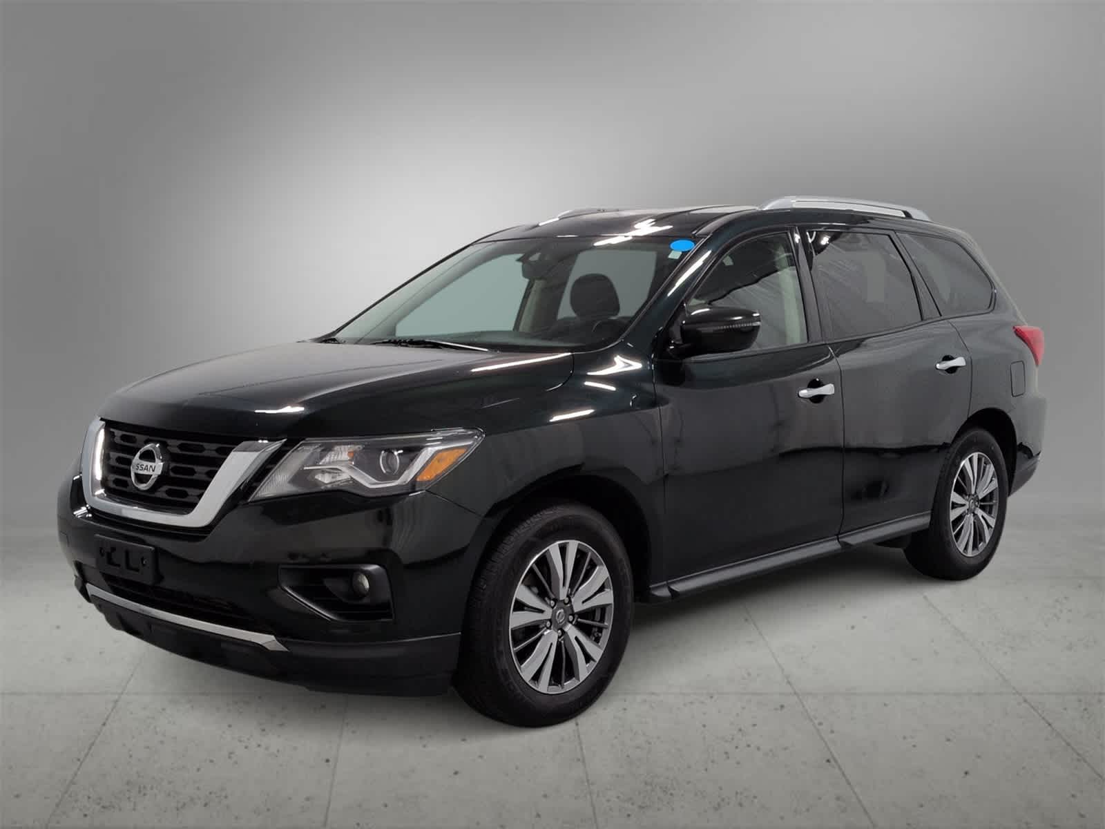 2019 Nissan Pathfinder SV photo 4