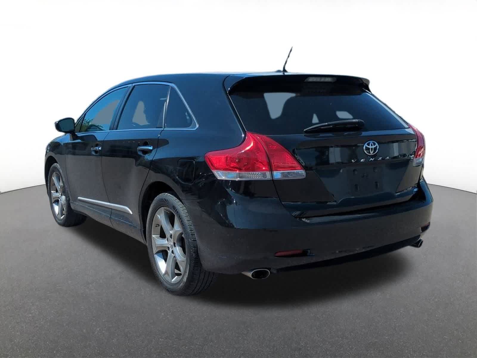 Thumbnail: 2011 Toyota Venza - 4