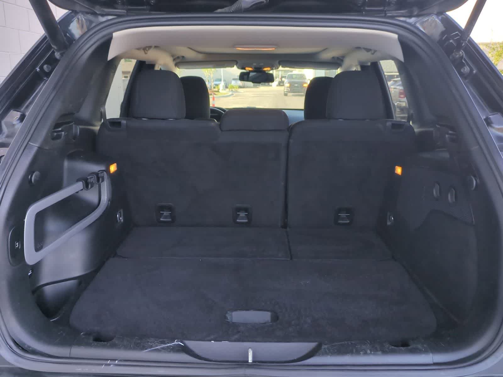 Thumbnail: 2016 Jeep Cherokee - 33