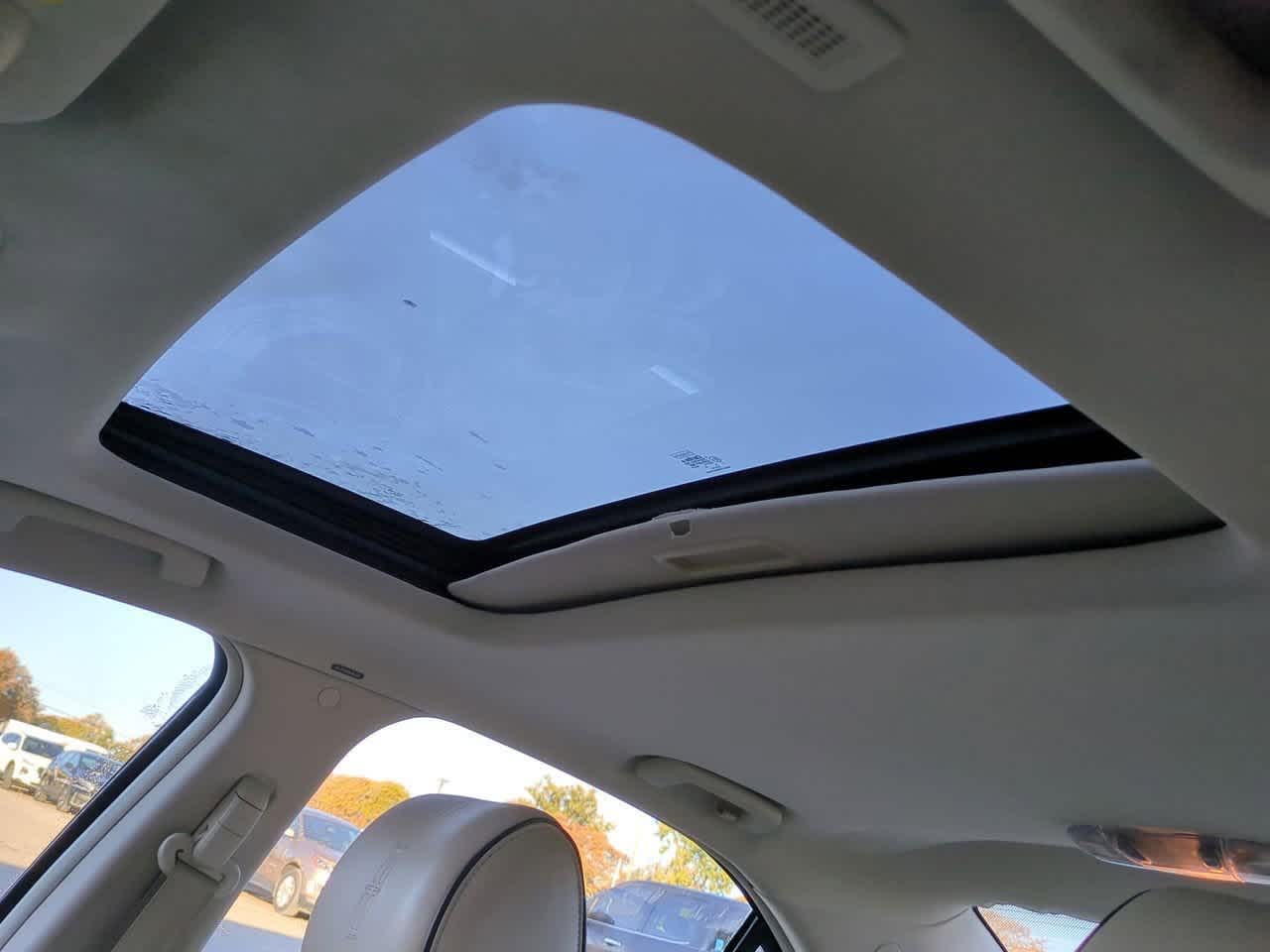 Thumbnail: 2012 Lincoln MKZ - 18