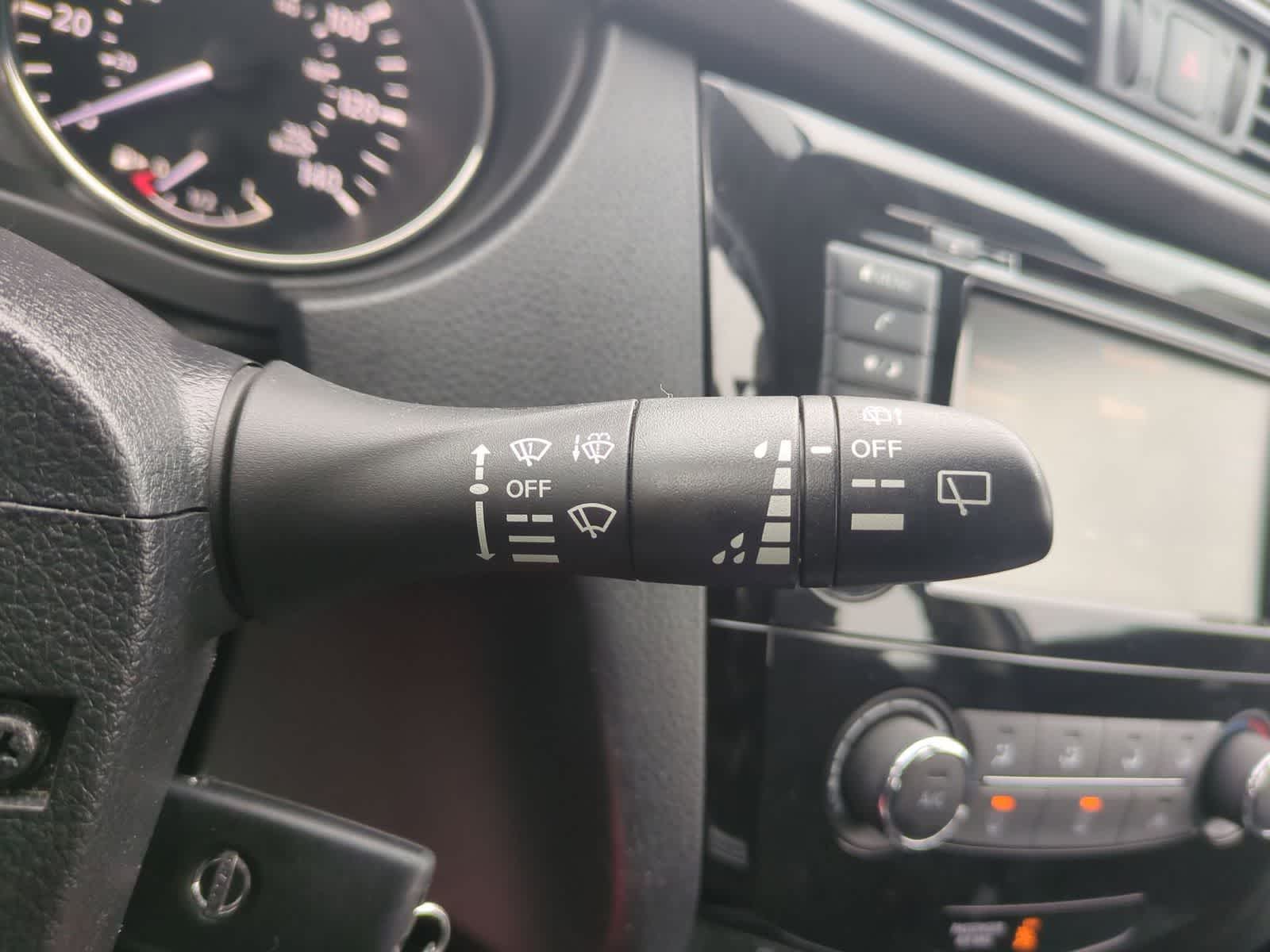 Thumbnail: 2018 Nissan Rogue - 24