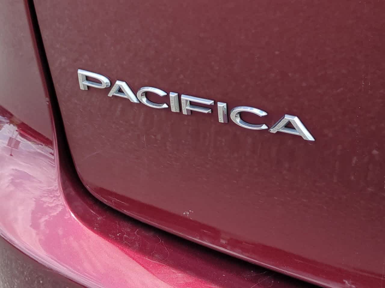 2018 Chrysler Pacifica  12
