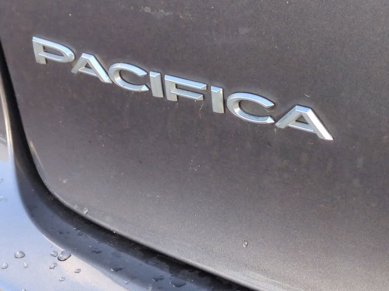 Thumbnail: 2017 Chrysler Pacifica - 12